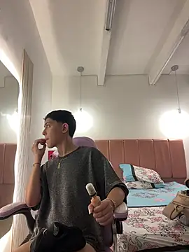 Iamcami  online show from February 2026 06:51:02 PM