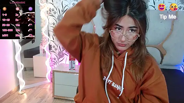 Livglow tay online show from January 2026 03:12:02 AM