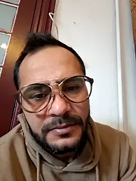 julian-112 online show from January 2026 01:38:02 PM