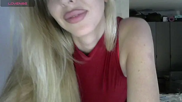 LizaSweetyq online show from April 2026 12:10:02 PM