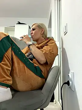 AlmaRusell online show from January 2026 07:13:01 AM