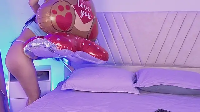 DulceRouss  online show from February 2026 03:09:02 PM