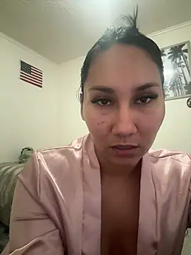 Snapshot of Mamassita96 chatting on February 2026 10:32:02 PM Mamassita96 online show from February 2026 10:32:02 PM
