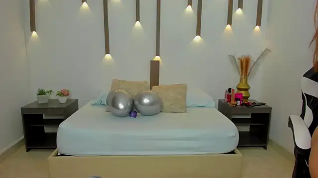 scarlett rosse x online show from February 2026 02:10:01 AM