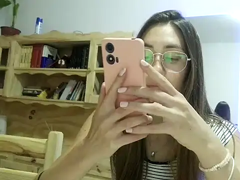 Noracherry online show from February 2026 02:23:01 AM