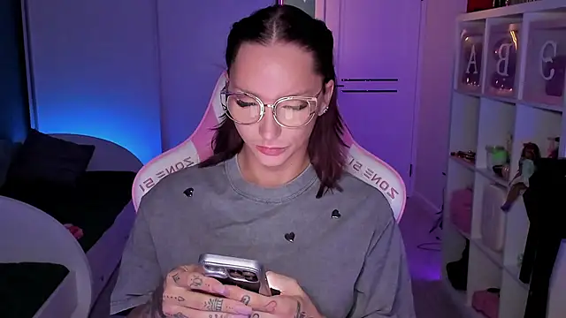 SibylVex online show from February 2026 03:48:02 PM