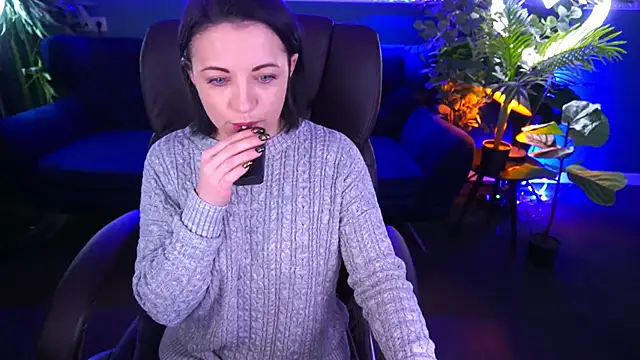 Dafni Monn online show from January 2025 07:11:01 AM