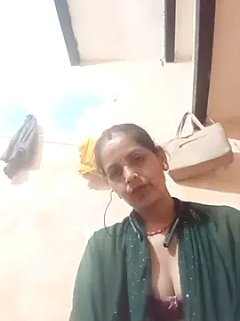 Snapshot of Hasmi_hot09 chatting on March 2026 05:28:02 PM Hasmi hot09 online show from March 2026 05:28:02 PM