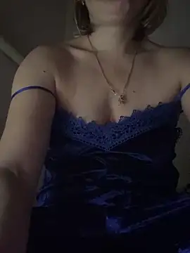 littlewidow online show from January 2026 06:22:02 PM