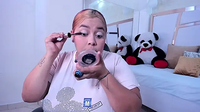 tatikanyx online show from March 2026 12:01:01 PM