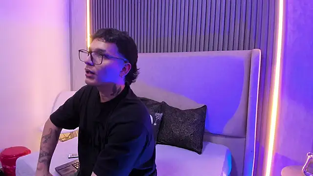 SamuParker online show from January 2026 03:30:02 AM