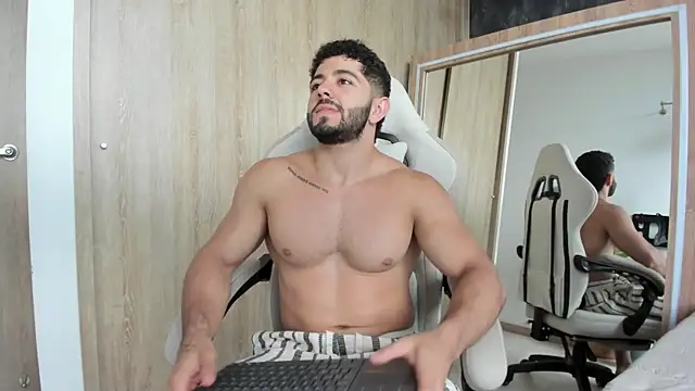 Snapshot of Thiago_moretti chatting on July 2026 10:36:02 PM Thiago moretti online show from July 2026 10:36:02 PM