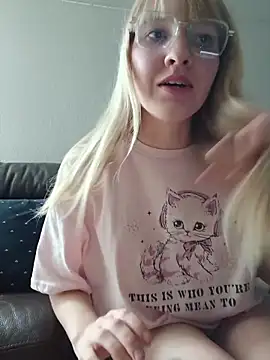 BunnySnowFlake online show from April 2026 08:42:02 PM