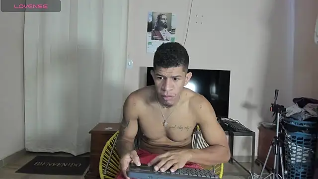 Snapshot of antonio_aguilarx chatting on June 2026 02:56:02 PM antonio aguilarx online show from June 2026 02:56:02 PM