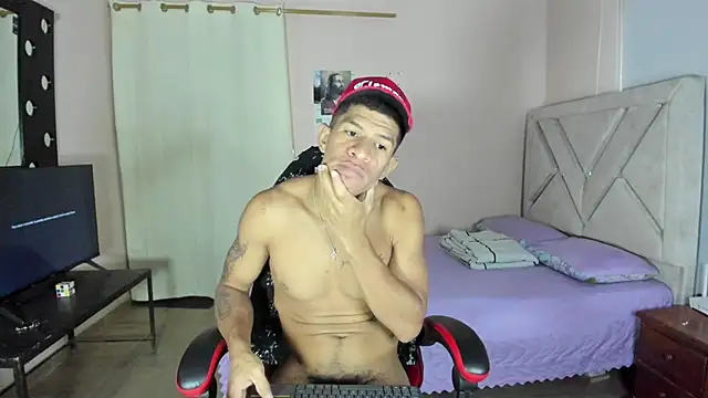 Snapshot of antonio_aguilarx chatting on July 2026 08:30:01 PM antonio aguilarx online show from July 2026 08:30:01 PM