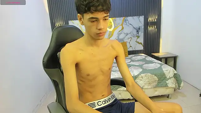 Snapshot of Dark_Desiree18 chatting on February 2026 12:14:02 PM Dark Desiree18 online show from February 2026 12:14:02 PM