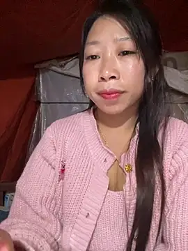 Snapshot of Mayly_lucky2 chatting on February 2026 01:40:01 PM Mayly lucky2 online show from February 2026 01:40:01 PM