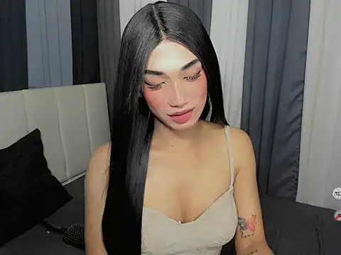 FyangFoxx online show from April 2026 05:57:01 PM