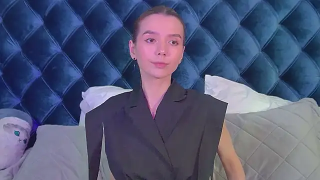 VanessaVienne online show from April 2026 04:11:02 PM