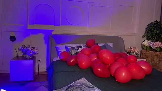  SilkyShadow  online show from February 2026 01:02:01 AM