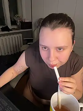 AnnaSeint online show from May 2026 06:49:01 PM
