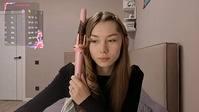 LindyUnderkoffler online show from February 2026 01:09:02 PM