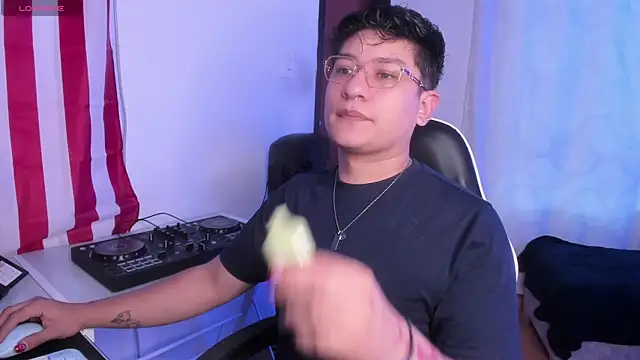 Theo Rowan online show from April 2026 11:46:02 AM