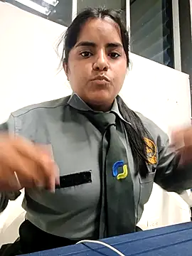 Isabel 3 online show from April 2026 12:05:01 AM