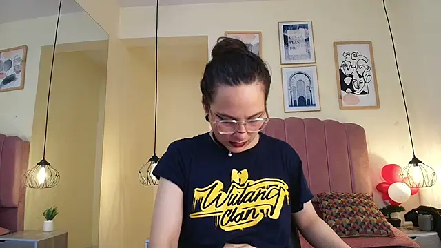 Hanabie  online show from April 2026 04:05:02 AM