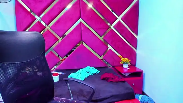 MiaRouss69 online show from February 2026 05:36:01 AM