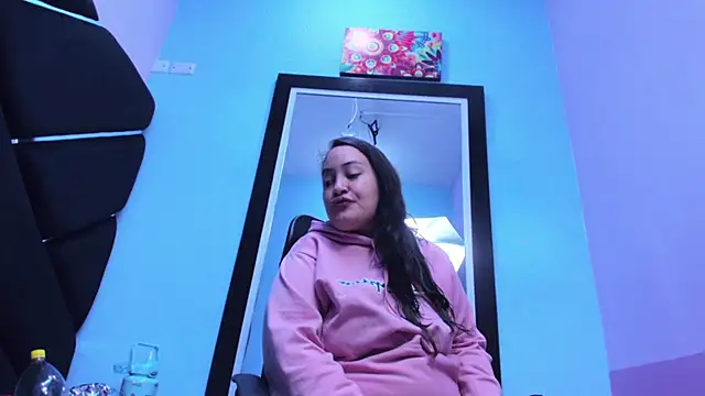 MiaRouss69 online show from April 2026 11:40:02 PM