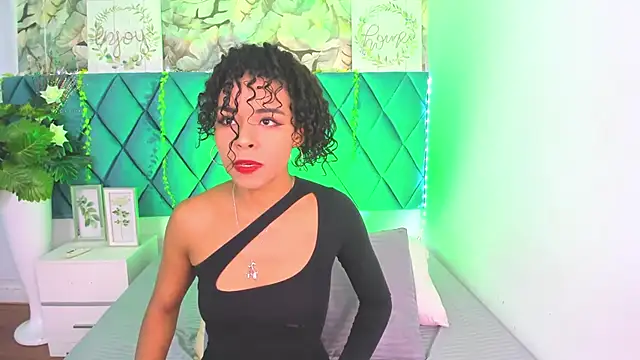 Snapshot of AlexiiaBrown chatting on April 2026 01:12:01 PM AlexiiaBrown online show from April 2026 01:12:01 PM