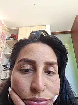 Snapshot of LunaRouuse_ chatting on February 2026 02:06:02 PM LunaRouuse online show from February 2026 02:06:02 PM