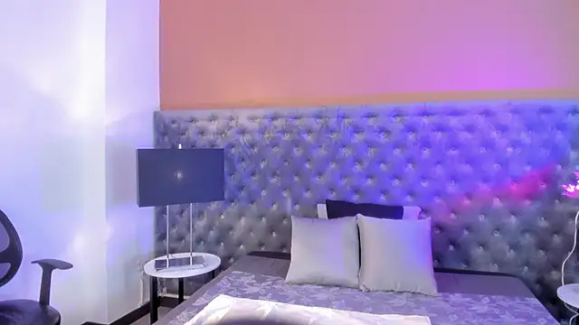 NatQueen online show from January 2026 10:35:01 PM