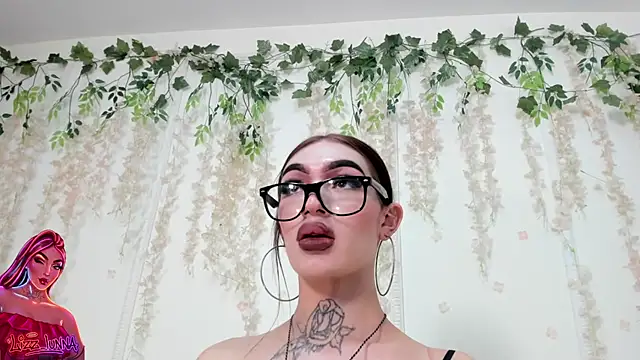 lizz lunna online show from June 2026 04:03:02 AM