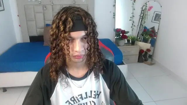 Snapshot of Axel_fox77 chatting on June 2026 12:47:01 AM Axel fox77 online show from June 2026 12:47:01 AM