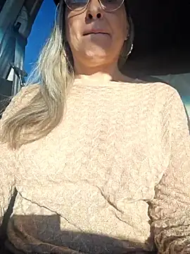 bellafortune69 online show from April 2026 11:42:01 AM