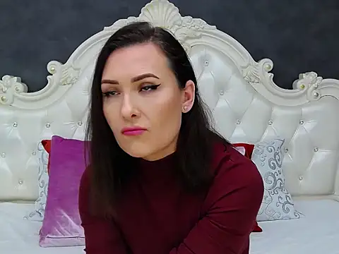 VeraNoir online show from February 2026 12:33:02 PM