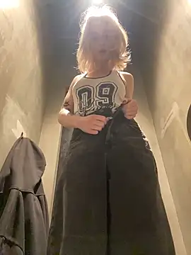 aka Blonde online show from April 2026 07:07:01 AM