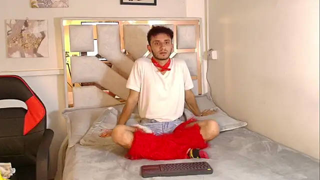 Curlystartt online show from January 2026 12:31:01 PM