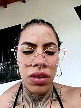 Canela Osada  online show from February 2026 04:39:02 PM