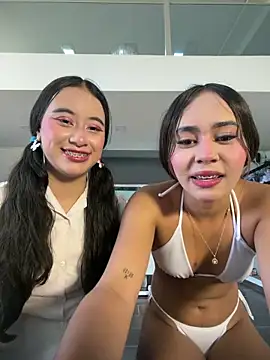 Snapshot of l0lita_emi chatting on February 2026 03:22:01 PM l0lita emi online show from February 2026 03:22:01 PM