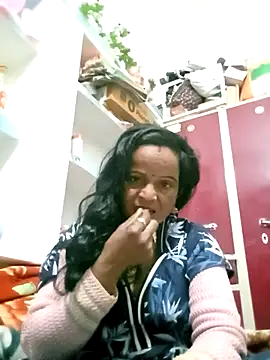 kiiuu sexe online show from February 2026 06:03:01 PM