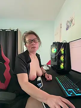 Faucettes online show from April 2026 01:11:01 PM