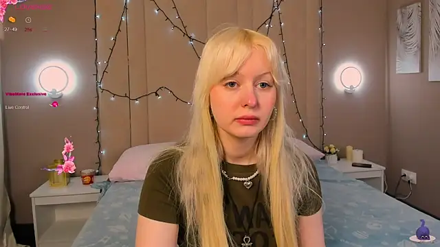 AdeleSilvy online show from April 2026 01:49:01 AM