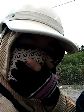 EnzxMoon02 online show from April 2026 05:05:01 AM