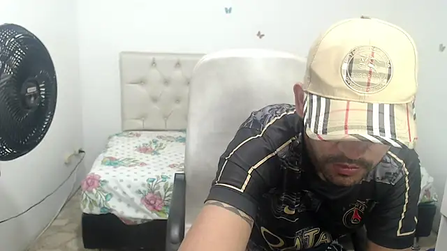 wildchris  online show from January 2026 02:33:02 PM