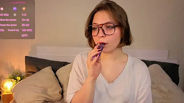 Next2Marie online show from April 2026 02:28:02 AM