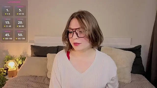 Snapshot of Next2Marie chatting on April 2026 05:21:01 AM Next2Marie online show from April 2026 05:21:01 AM