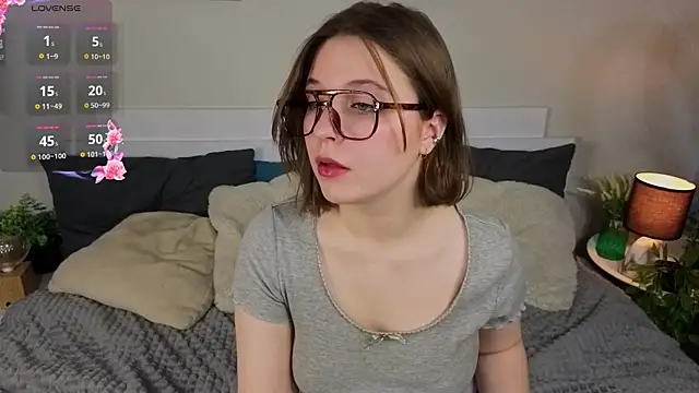 Snapshot of Next2Marie chatting on May 2026 06:32:01 AM Next2Marie online show from May 2026 06:32:01 AM